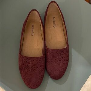 BareTraps Women's Burgundy Perforated Slip-On Flats